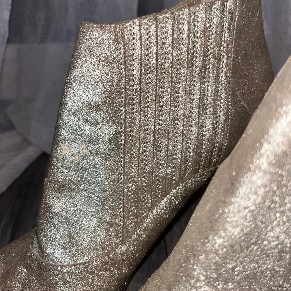 Jimmy Choo Brenna Metallic Heel - Picture 6 of 10